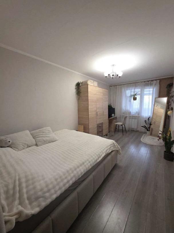 Квартира, 3-кімн., Харьков, 520м/р, Валентиновская