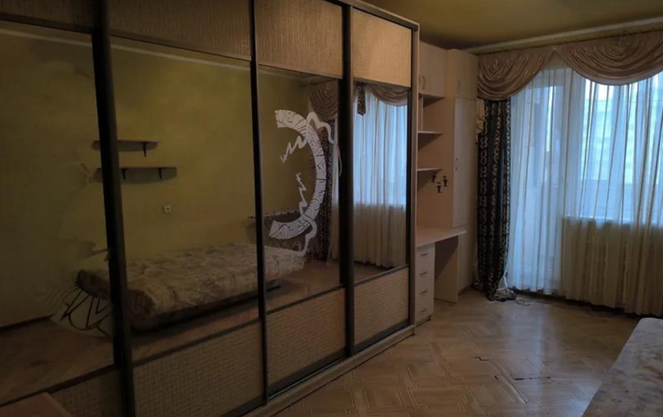 Квартира, 3-кімн., Харьков, Павлово Поле, Станислава Парталы (Балакирева)