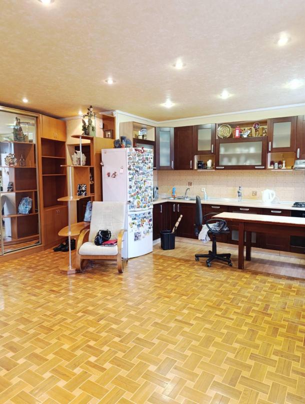 Квартира, 4-кімн., Харьков, Пятихатки, Академика Курчатова проспект