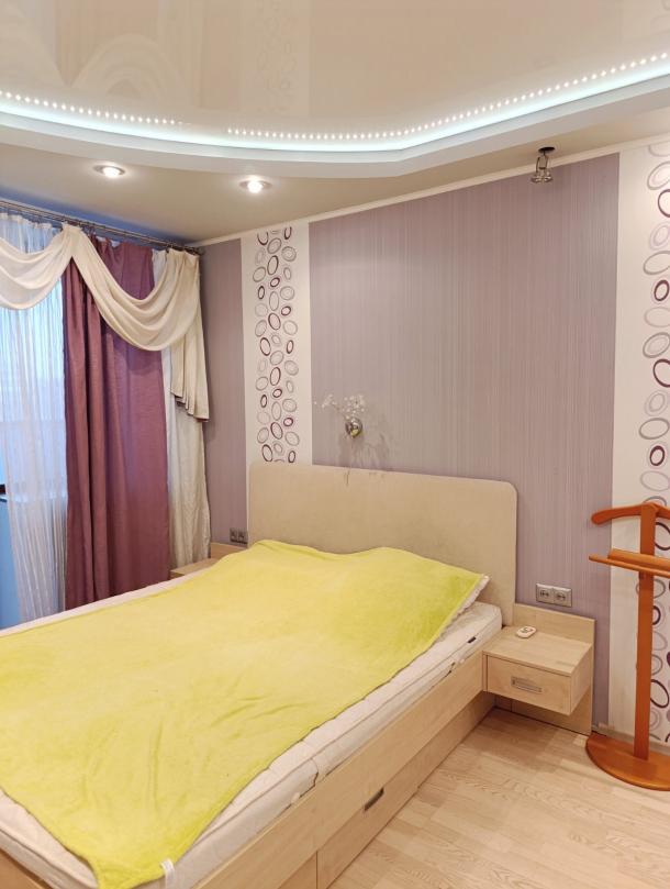 Квартира, 2-кімн., Харьков, Пятихатки, Академика Курчатова проспект