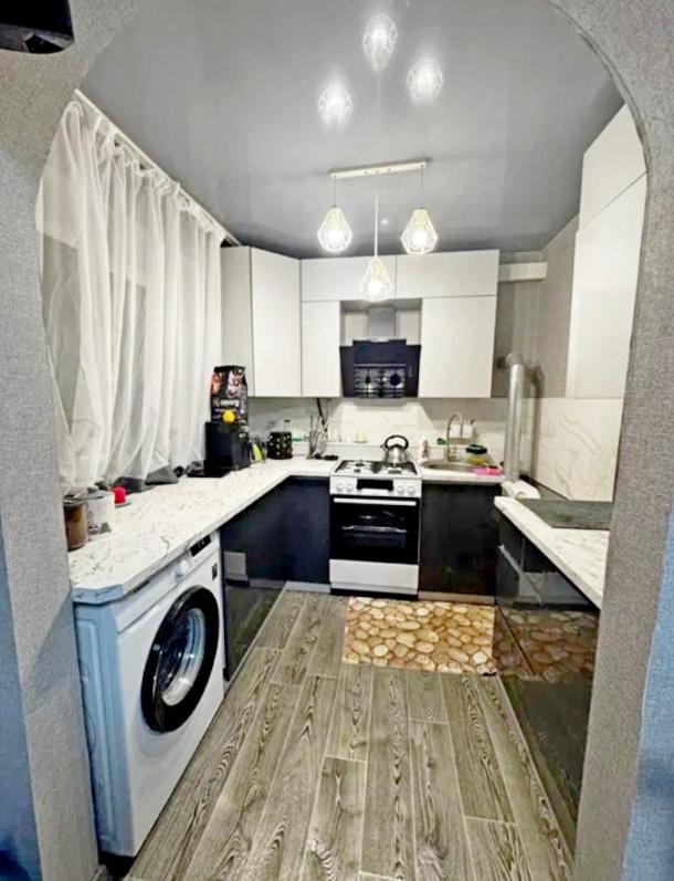 Квартира, 3-кімн., Солоницевка, Харьковский район, Каштановая (Щорса, Красного милиционера)