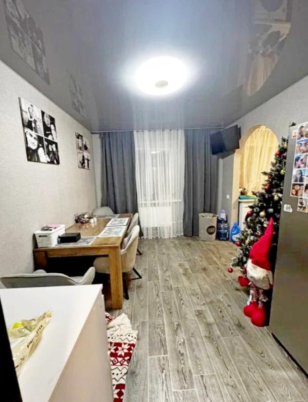 Квартира, 3-кімн., Солоницевка, Харьковский район, Каштановая (Щорса, Красного милиционера)