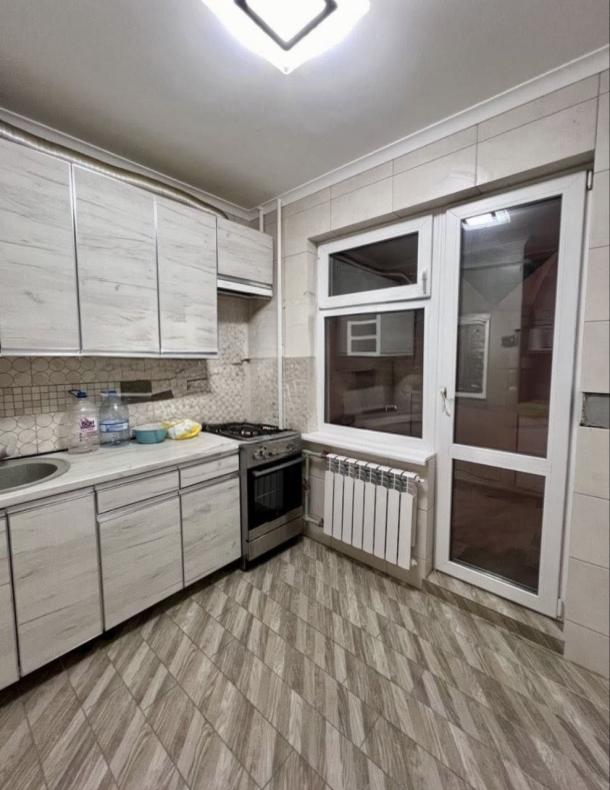 Квартира, 3-кімн., Харьков, Алексеевка, Победы пр.