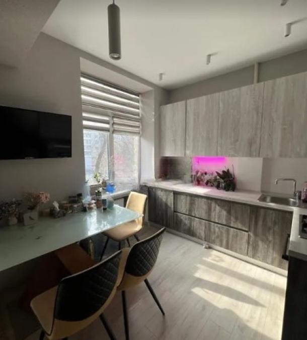 Квартира, 2-кімн., Харьков, Центр, Павловская пл. (Р.Люксембург пл.)