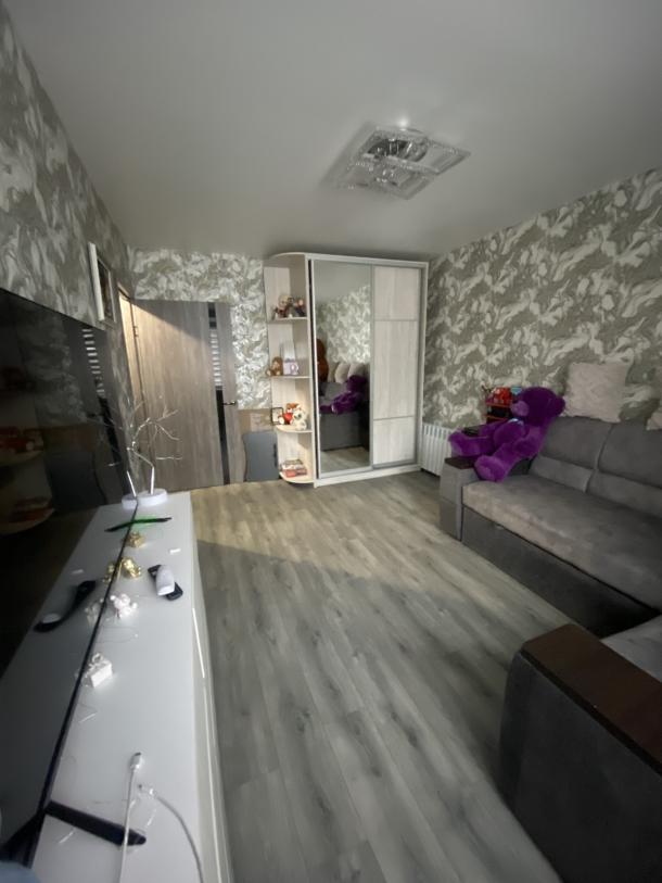 Квартира, 2-кімн., Харьков, ХТЗ, 12-го Апреля