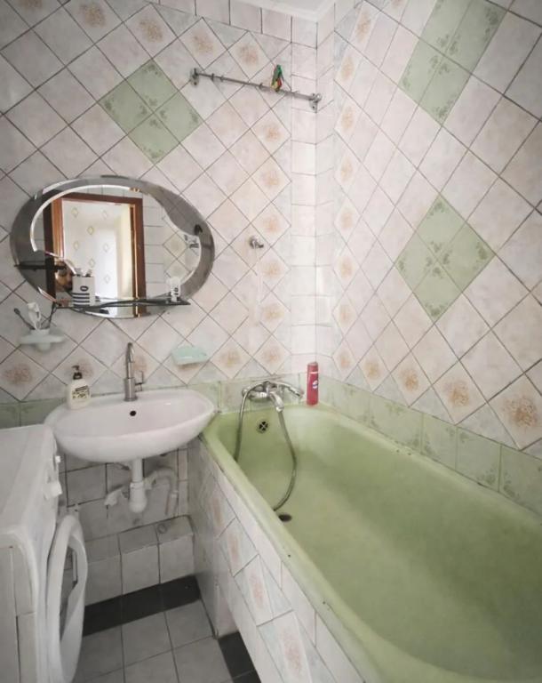 Квартира, 4-кімн., Харьков, Пятихатки, Академика Курчатова проспект