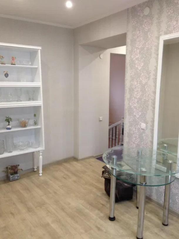 Квартира, 3-кімн., Харьков, Южный Вокзал, Полтавский Шлях