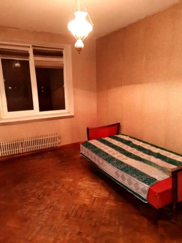 Квартира, 3-кімн., Харьков, Гагарина метро , Аэрокосмический просп. (Гагарина проспект)