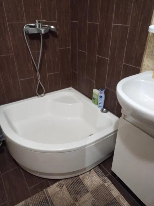 Квартира, 3-кімн., Харьков, Рогань жилмассив, Зубарева