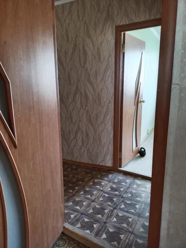 Квартира, 3-кімн., Харьков, Рогань жилмассив, Зубарева