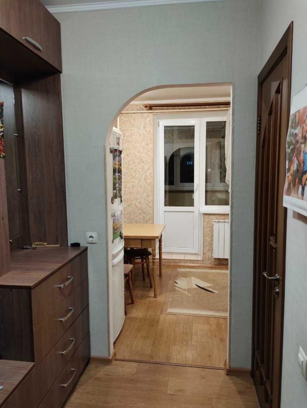 Квартира, 3-кімн., Харьков, Песочин, Квартальная