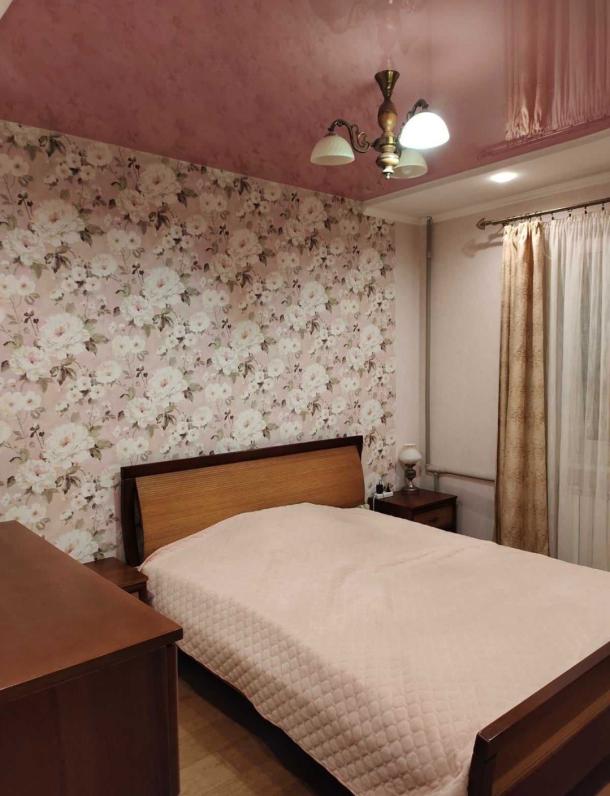 Квартира, 3-кімн., Харьков, Песочин, Квартальная