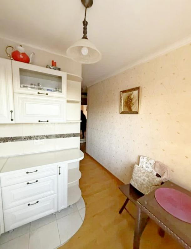 Квартира, 3-кімн., Харьков, Шатиловка, Крымская