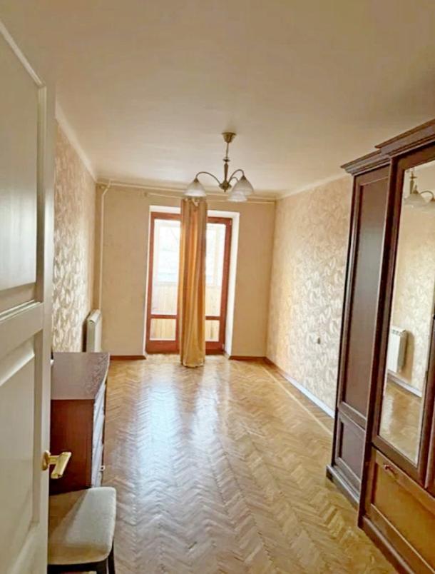 Квартира, 3-кімн., Харьков, Шатиловка, Крымская