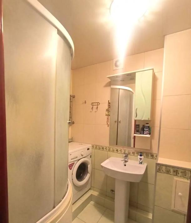 Квартира, 3-кімн., Харьков, 606Ам/р, Гарибальди