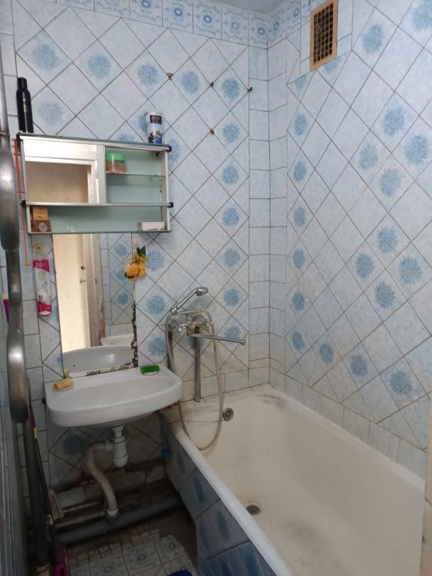 Квартира, 4-кімн., Харьков, 656м/р, Гвардейцев Широнинцев