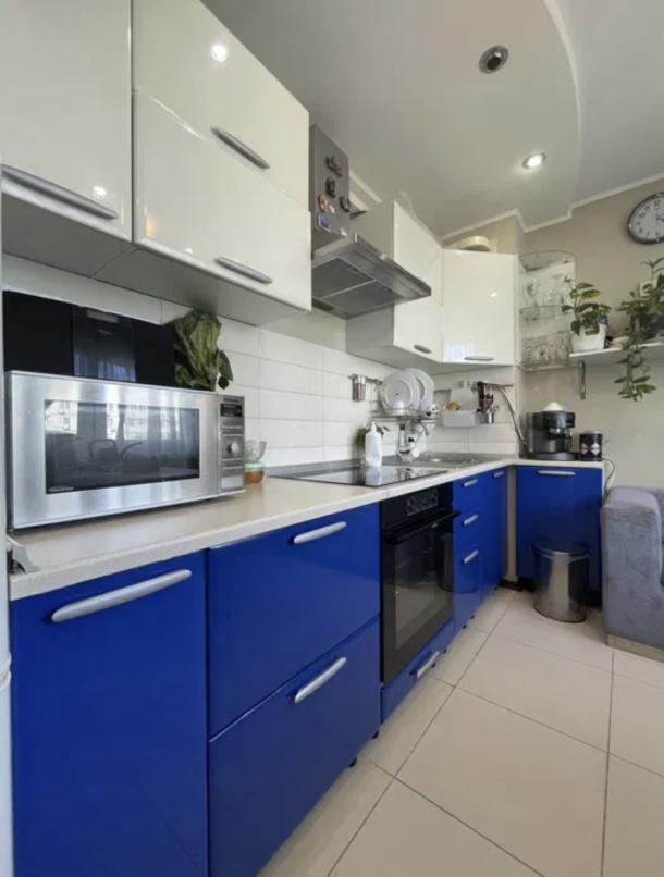 Квартира, 3-кімн., Харьков, Алексеевка, Победы пр.