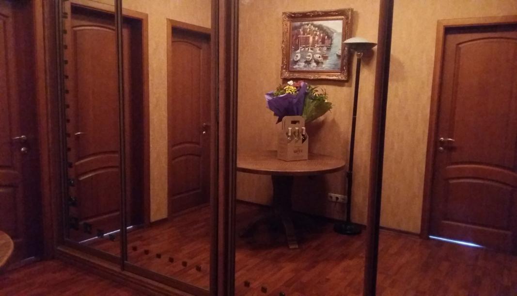 Квартира, 3-кімн., Харьков, Алексеевка, Ахсарова