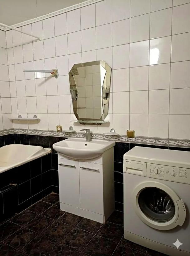 Квартира, 3-кімн., Харьков, Алексеевка, Победы пр.