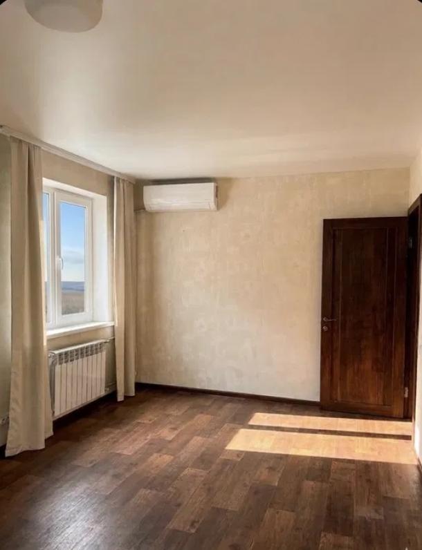 Квартира, 3-кімн., Харьков, 608м/р, Гвардейцев Широнинцев