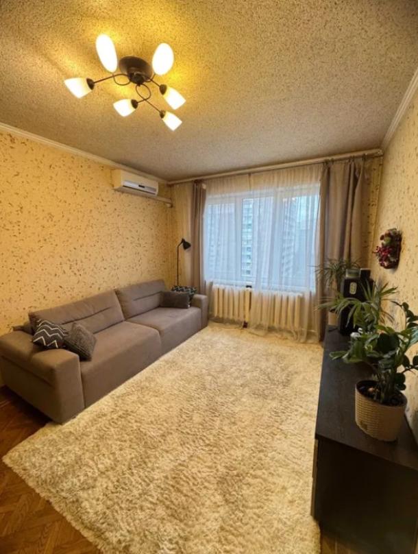 Квартира, 2-кімн., Харьков, Гагарина метро , Аэрокосмический просп. (Гагарина проспект)