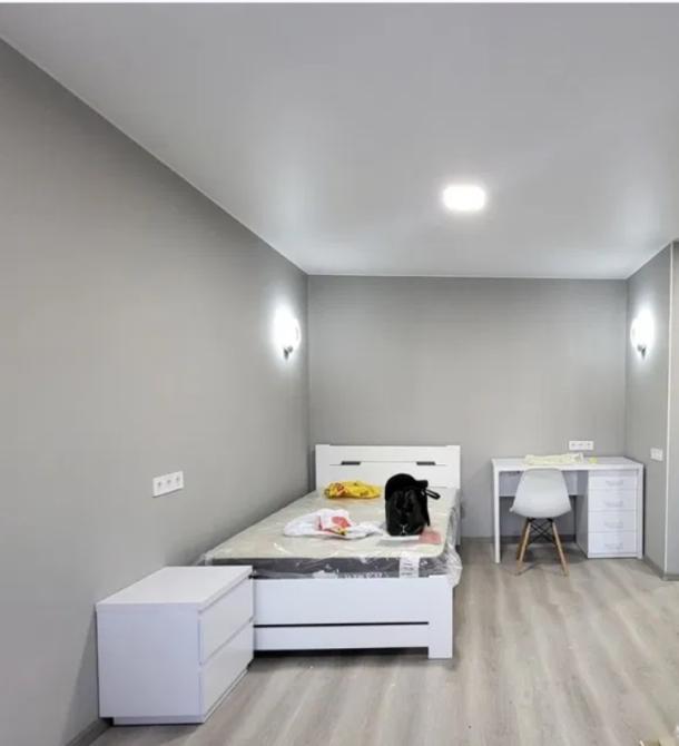 Квартира, 1-кімн., Харьков, Павлово Поле, 23 Августа