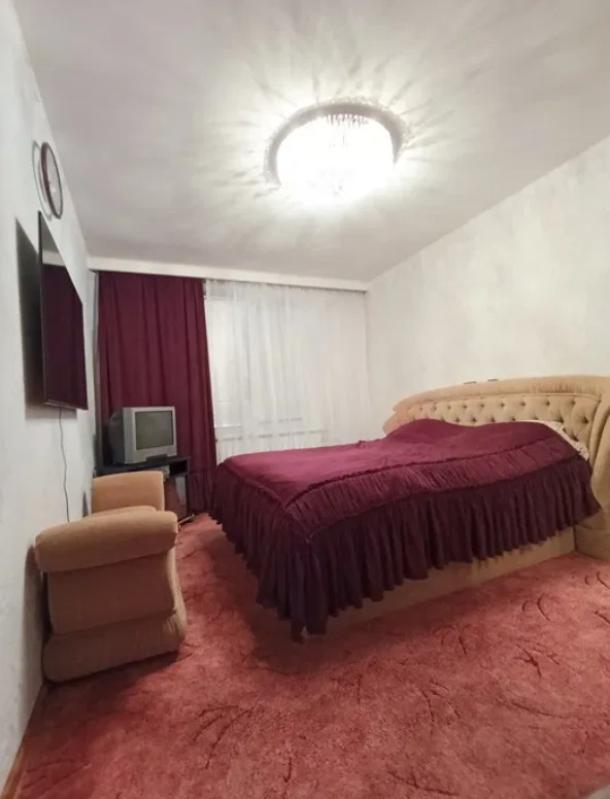 Квартира, 3-кімн., Харьков, 524м/р, Валентиновская