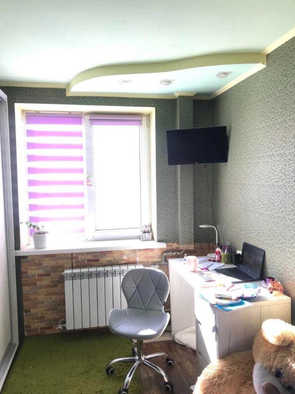 Квартира, 3-кімн., Чугуев, Чугуевский район