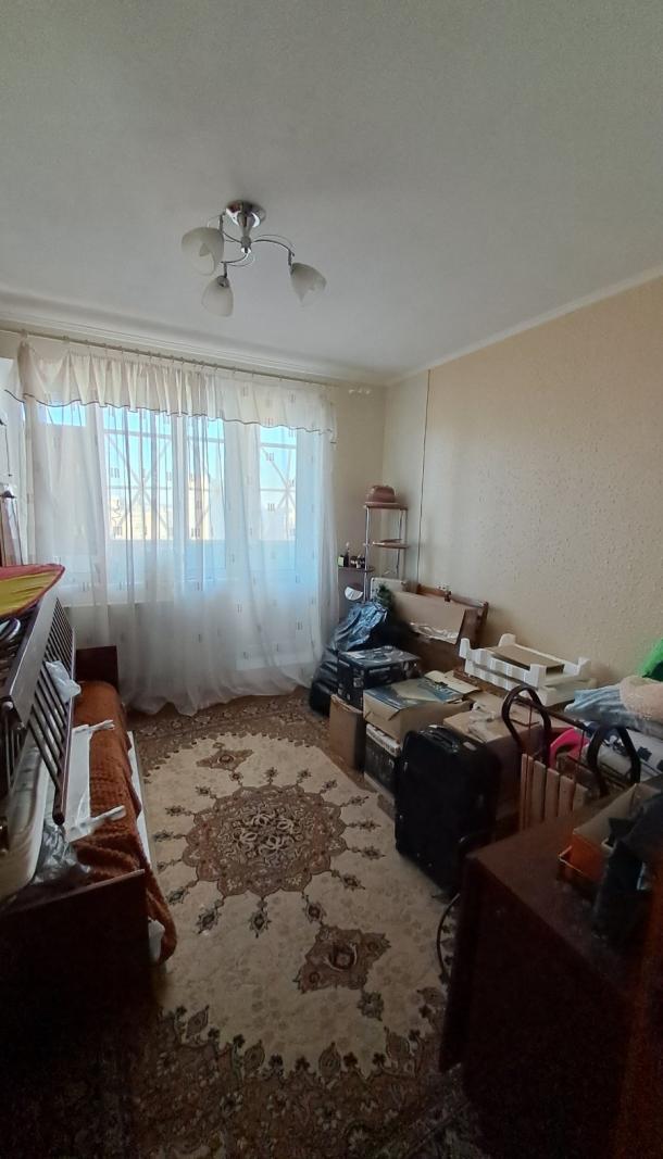 Квартира, 4-кімн., Харьков, 606м/р, Тракторостроителей просп.