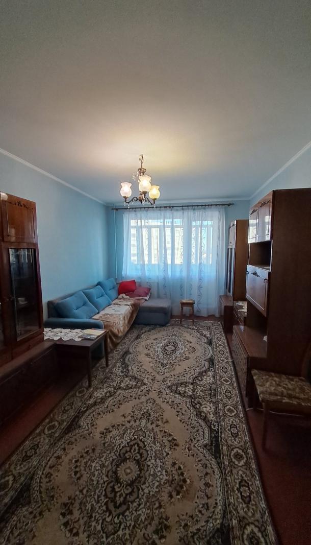 Квартира, 4-кімн., Харьков, 606м/р, Тракторостроителей просп.