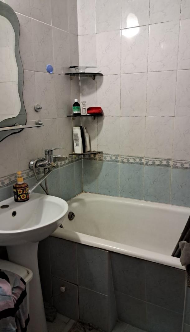 Квартира, 4-кімн., Харьков, 606м/р, Тракторостроителей просп.