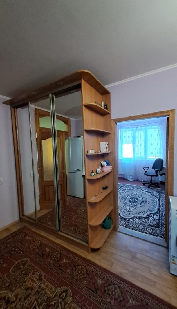 Квартира, 4-кімн., Харьков, 606м/р, Тракторостроителей просп.