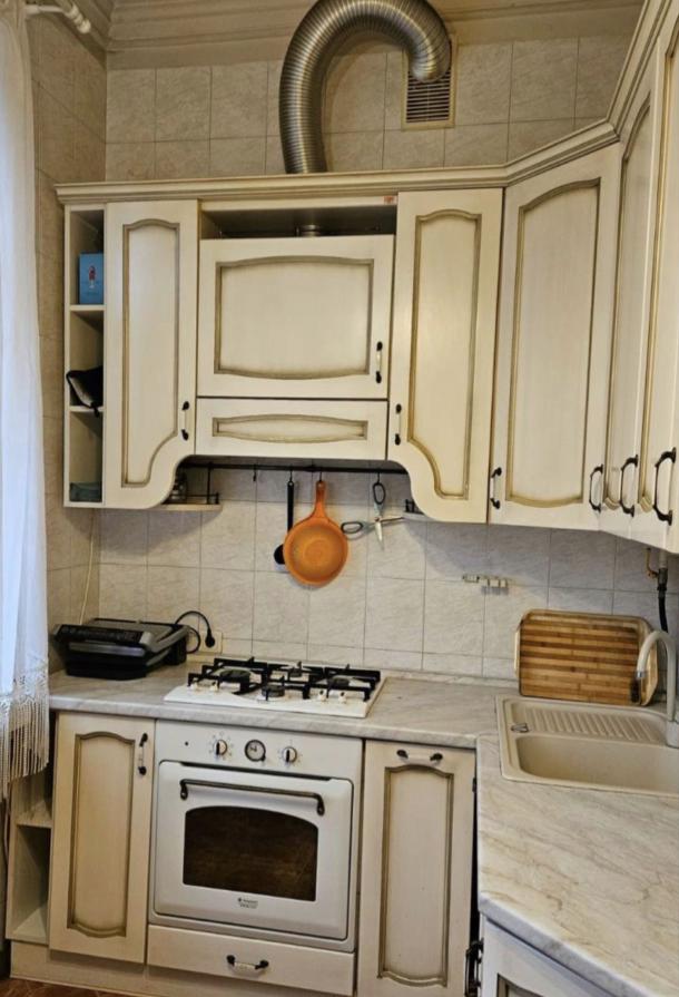 Квартира, 3-кімн., Харьков, Госпром, Независимости пр. (Правды пр.)