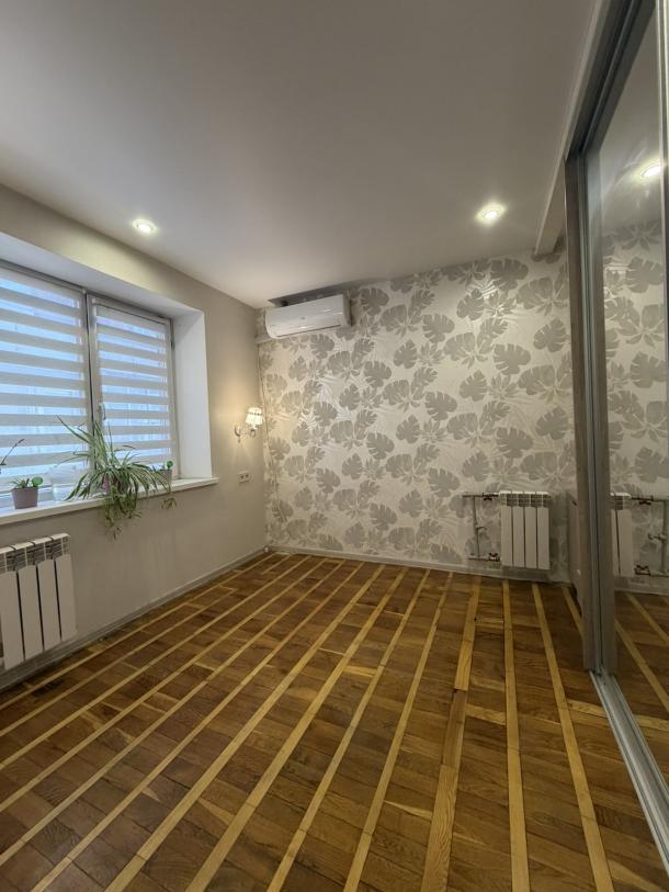 Квартира, 3-кімн., Харьков, Завод Шевченко, Академика Богомольца