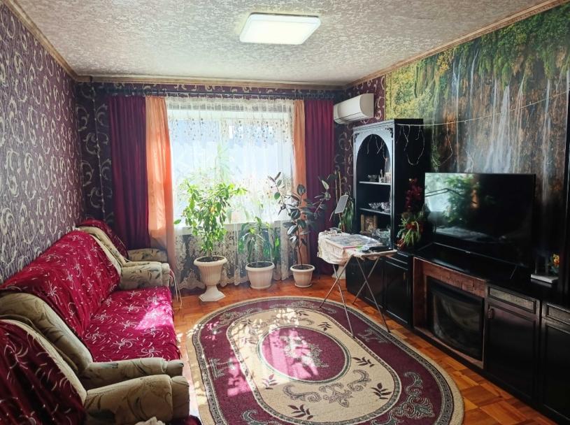 Квартира, 3-кімн., Харьков, Песочин, Квартальный пер.