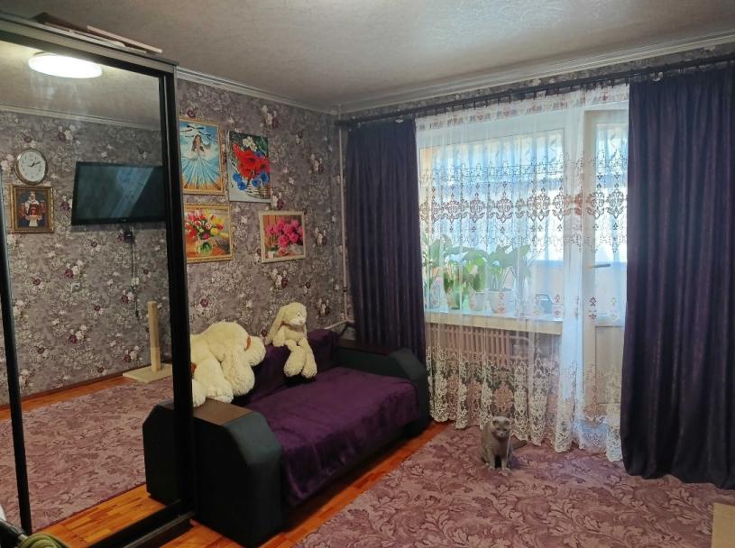 Квартира, 3-кімн., Харьков, Песочин, Квартальный пер.