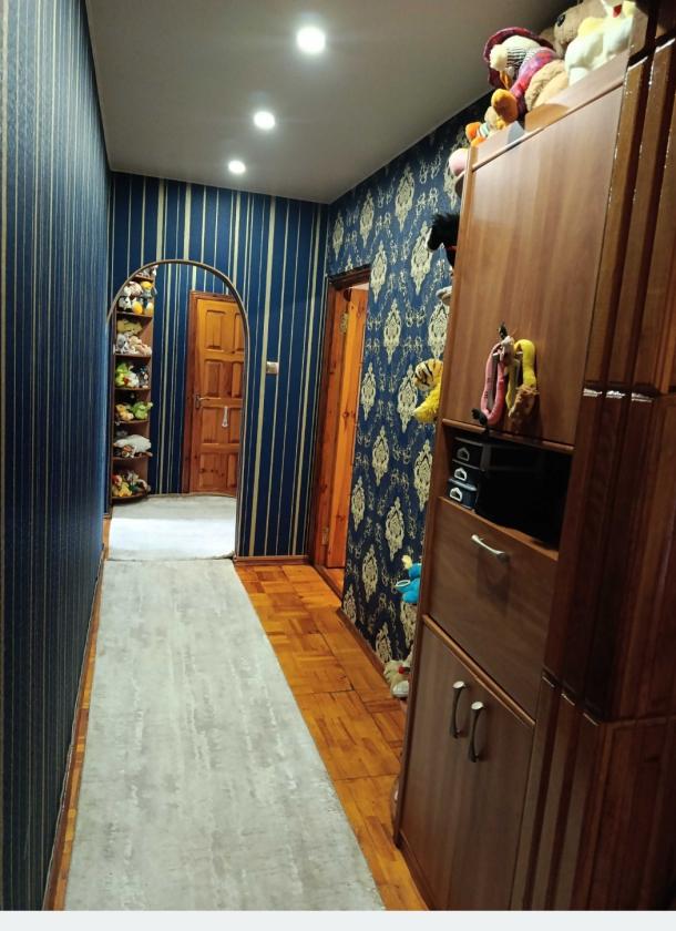 Квартира, 3-кімн., Харьков, Песочин, Квартальный пер.