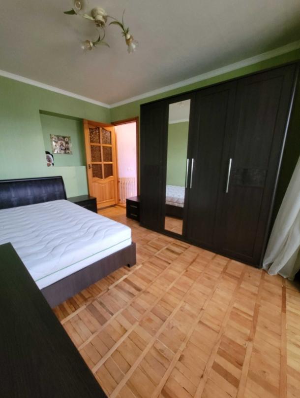 Квартира, 3-кімн., Харьков, Одесская, Аэрокосмический просп. (Гагарина проспект)