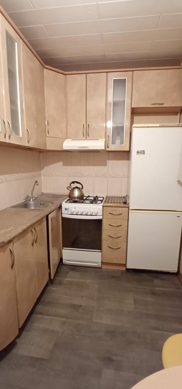 Квартира, 2-кімн., Харьков, 607м/р, Тракторостроителей просп.