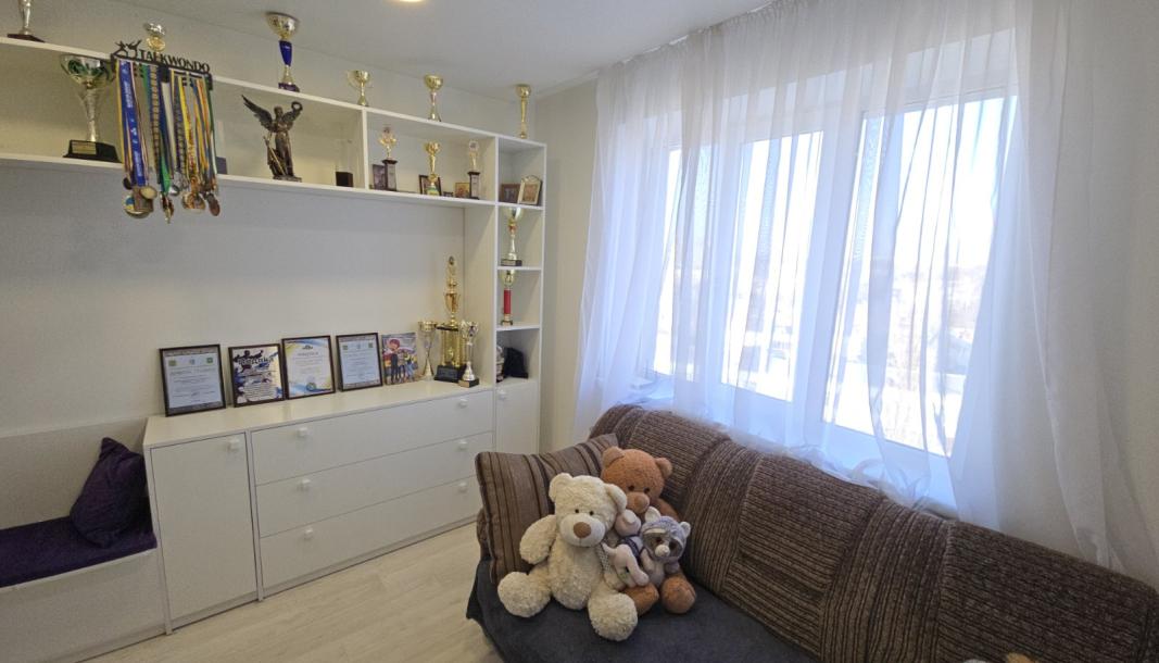 Квартира, 3-кімн., Харьков, Восточный, Мохначанская