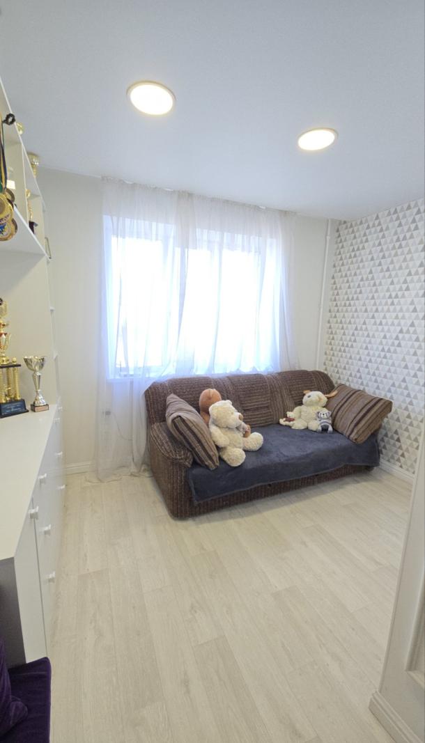 Квартира, 3-кімн., Харьков, Восточный, Мохначанская