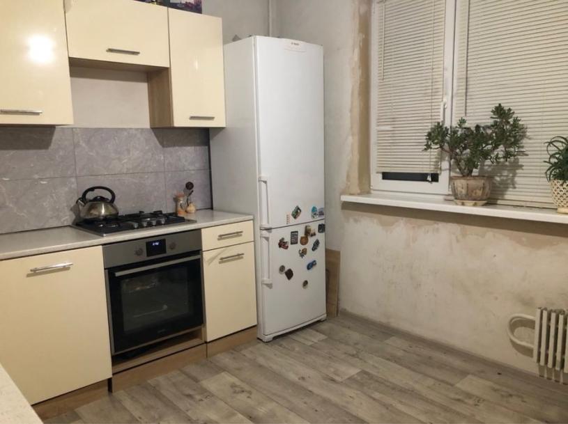 Квартира, 3-кімн., Харьков, 522м/р, Непокоренных (Героев Труда)