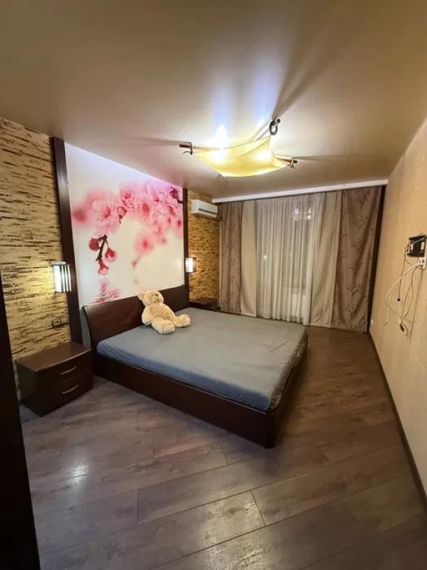 Квартира, 3-кімн., Харьков, Защитников Украины метро, Полевая (Комсомольская, Щорса. олхозная, Калинина)