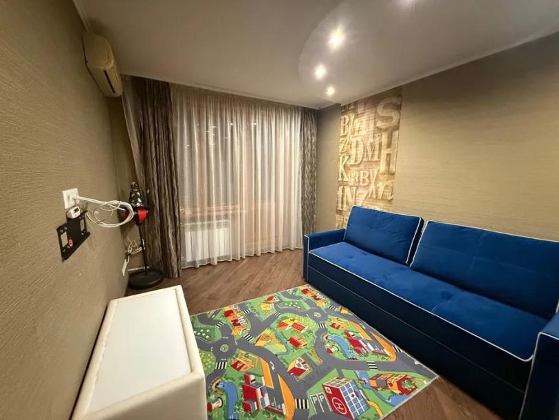 Квартира, 3-кімн., Харьков, Защитников Украины метро, Полевая (Комсомольская, Щорса. олхозная, Калинина)