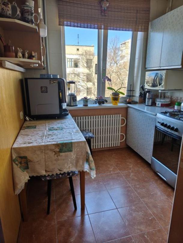 Квартира, 2-кімн., Харьков, 603м/р, Тракторостроителей просп.