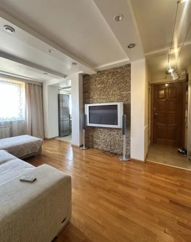 Квартира, 3-кімн., Харьков, Алексеевка, Людвига Свободы пр.