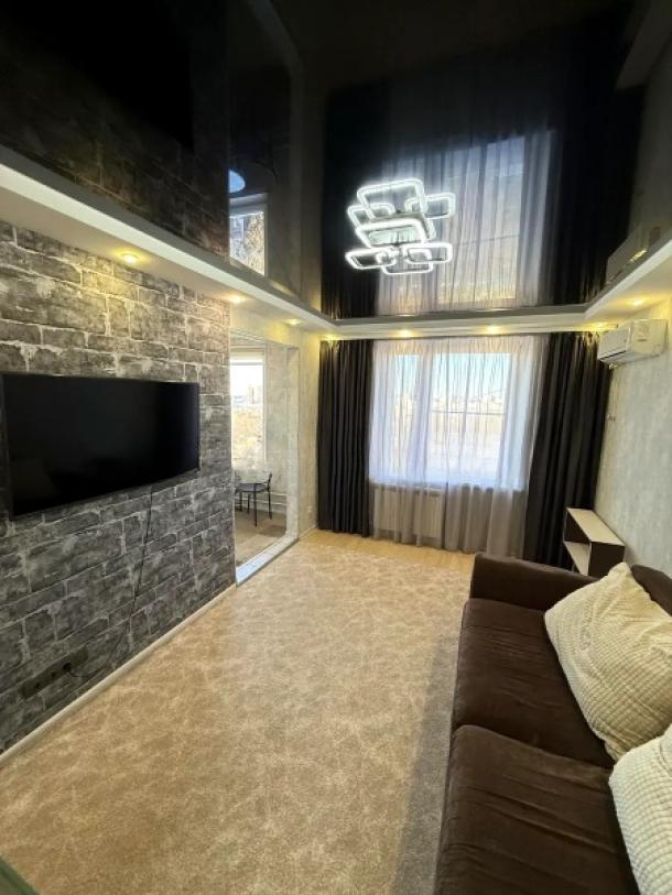 Квартира, 3-кімн., Харьков, 605м/р, Тракторостроителей просп.