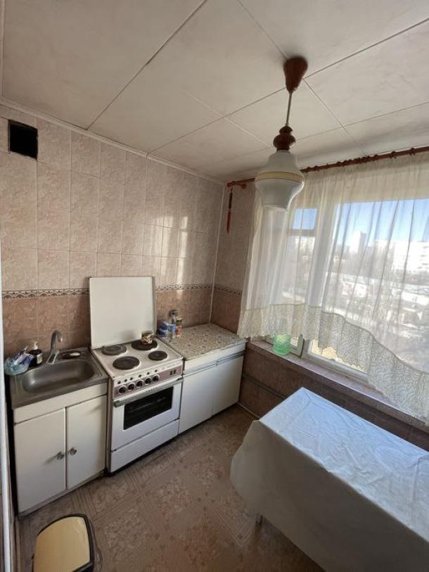 Квартира, 3-кімн., Харьков, 626м/р, Единства (Краснодарская)