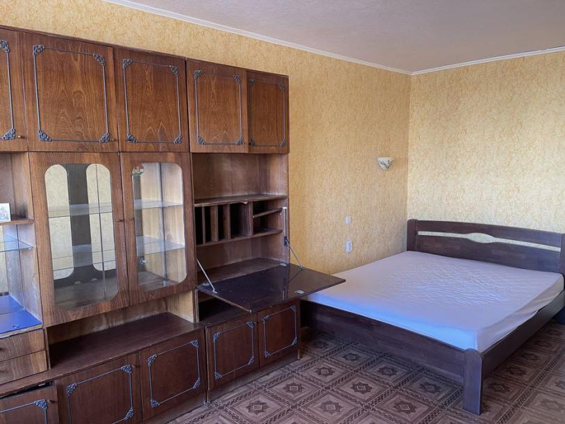 Квартира, 3-кімн., Харьков, 626м/р, Единства (Краснодарская)