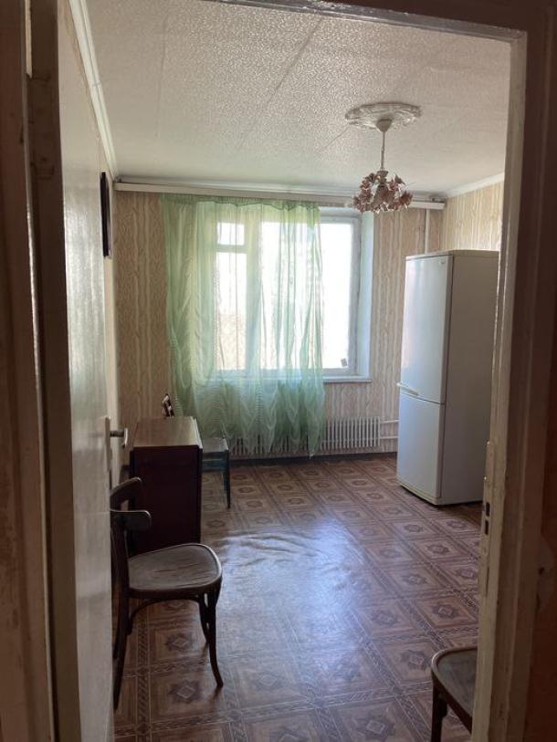 Квартира, 3-кімн., Харьков, 626м/р, Единства (Краснодарская)